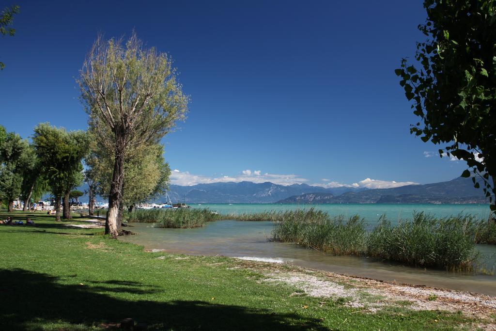 San Benedetto Camping Relais Peschiera del Garda Exterior photo